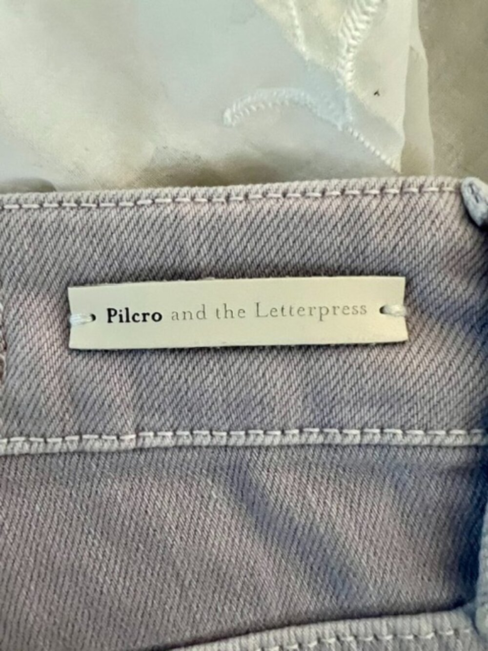 Pilcro Denim Woman Jeans in a soft lilac colour. High Rise Bootcut Size 27